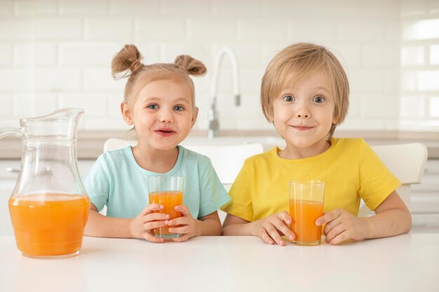 Wprowadzenie do suplementów diety dla dzieci: kiedy, dlaczego i jak je stosować